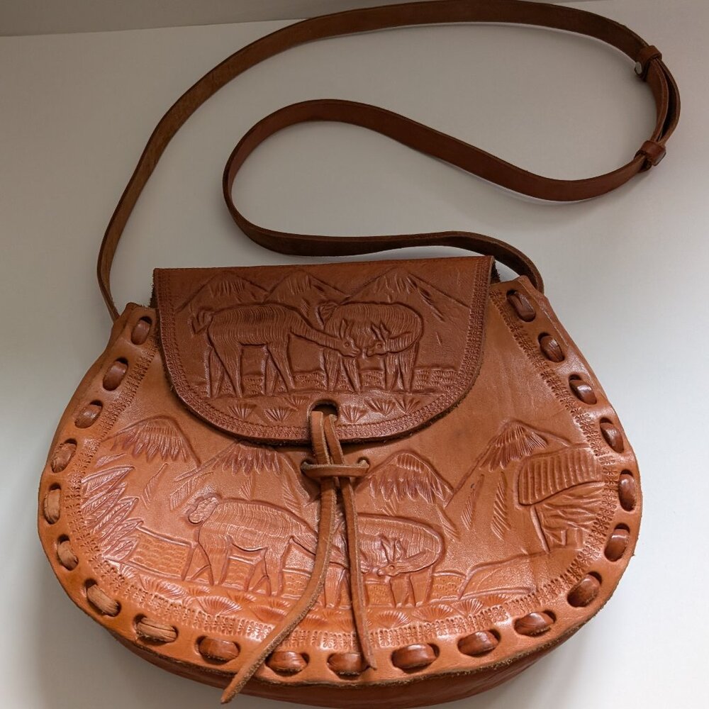 Great condition Vintage Brown Leather Tooled Peruvian Crossbody Bag, Lima Peru